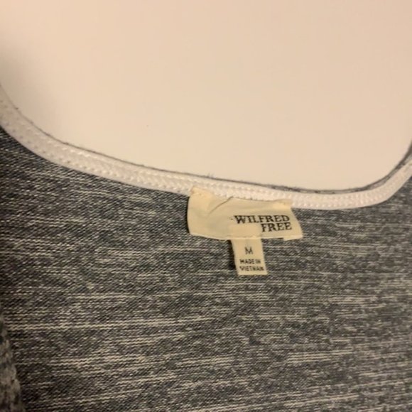 Aritzia Wilfred Free Grey Sweater - Women’s Size Medium - Picture 6 of 6